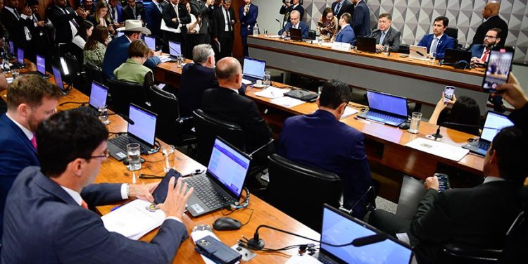 CPMI do INSS, no Congresso, deve convocar ex-ministros da Previdência e ex-presidentes do órgão para depor