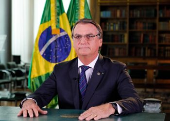 Moraes determina prisão domiciliar de Bolsonaro, proíbe uso de celular e visitas só autorizadas pelo STF