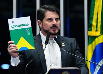 Moraes determina tornozeleira eletrônica no senador Marcos do Val, bloqueia salário e veda uso de redes sociais