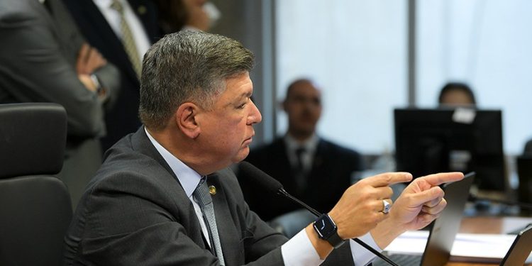 CPI do Congresso que apura fraude contra aposentados ouve esposa, filho e sócios de “Careca do INSS”