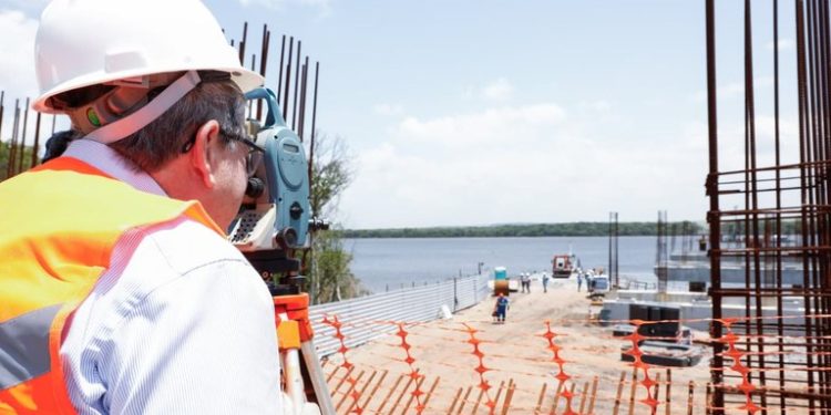 Governador João Azevedo inspeciona obras da Ponte do Futuro, de R$ 465 milhões, que ligará Cabedelo, Santa Rita e Lucena