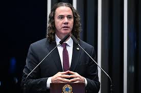 Senador Veneziano vota favorável na aprovação da PEC 66 e destaca impacto e benefícios para os municípios
