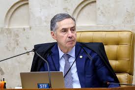 Em seu último dia no STF, Barroso vota pela descriminalização do aborto nas primeiras 12 semanas de gestação