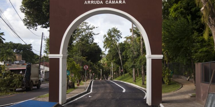 PMJP fecha “Bica” após morte de homem que escalou parede de 6 metros, transpôs grades e entrou na jaula de leoa