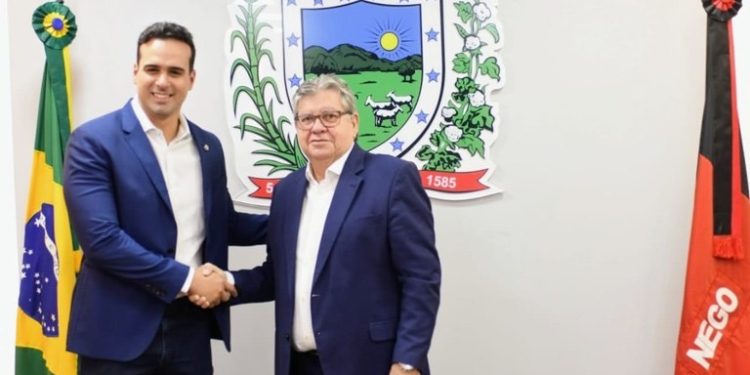 A menos de 2 meses de deixar o Governo, João Azevedo ressalta capacidade de Lucas, “Sai um gestor, entra outro”