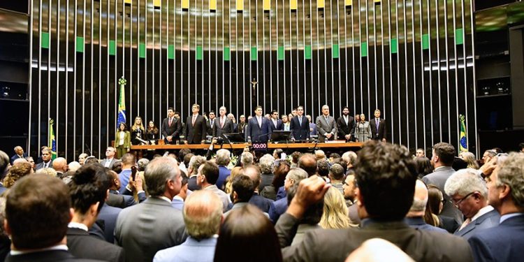 Com sessão solene, Congresso Nacional, que reúne senadores e deputados, abre ano legislativo nesta segunda-feira