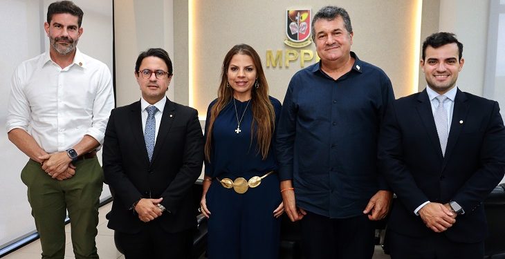Gastos excessivos com festas juninas é tema de reunião entre representante de Prefeituras e membros do MPPB
