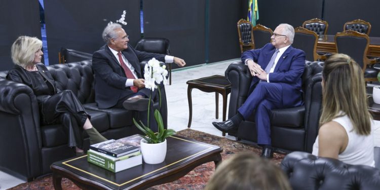 Comissão do Senado cobra ao presidente do STF acesso a todos os documentos das investigações sobre o Banco Master