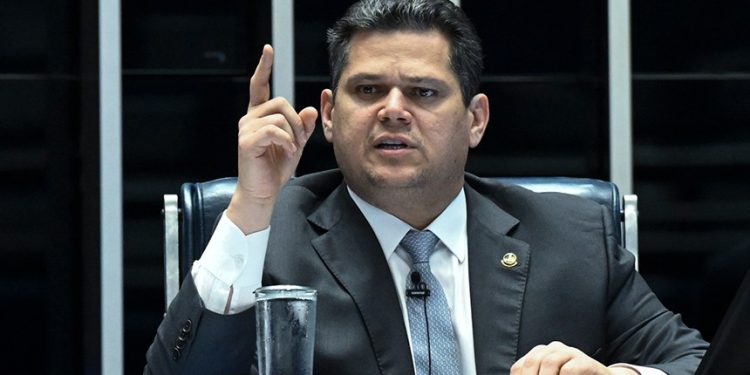 Presidente do Senado Davi Alcolumbre nega acordo para barrar instalação da CPI do Banco Master