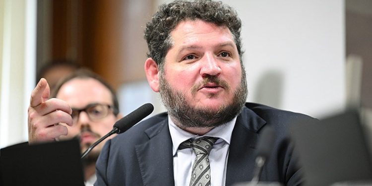 Em depoimento à CPI, gestor de fundos diz que Vorcaro era “pau-mandado” de dono oculto do Banco Master