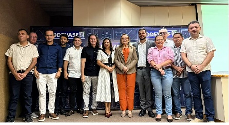Veneziano garante R$ 25,5 milhões em pavimentação em 14 cidades e prestigia ordem de serviço na Codevasf para início das obras