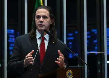 Veneziano alerta para riscos que o leilão da Cagepa pelo Governo do Estado acarretará aos paraibanos