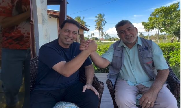Ao lado do presidente da Funasa, prefeito Léo Bandeira anuncia recursos para abastecimento de água na zona rural de Lucena