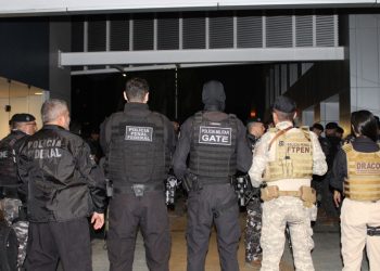 Operação no país cumpre 236 mandados, 71 de prisão e 165 de busca na Paraíba e mais 15 estados contra o crime organizado
