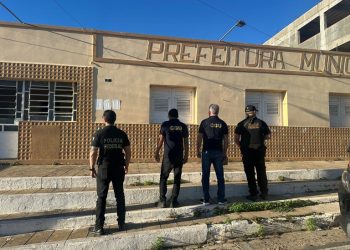 Operação da PF mira dois municípios na Paraíba por fraudes em licitações com empresa que recebeu R$ 33 milhões de recursos do SUS e Fundeb