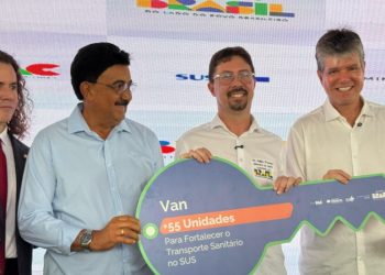 Ruy destaca segurança e dignidade de pacientes durante entrega de 118 novos veículos de saúde na Paraíba