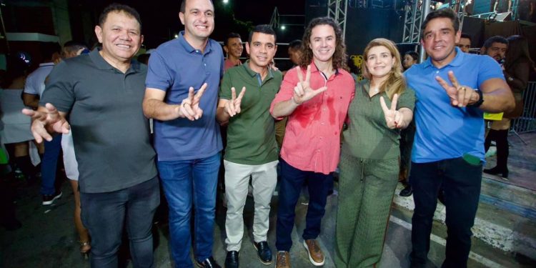 Veneziano é recebido pelo prefeito Neto de Coraci no Festival de Leite e do Mel em São José da Lagoa Tapada