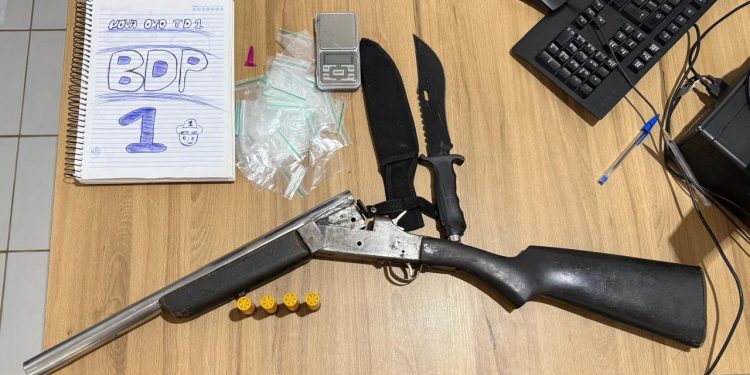 Polícia cumpre mandado por violência doméstica na Paraíba e encontra equipamentos associados ao tráfico de drogas