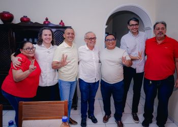 Cícero Lucena visita Alto Sertão e cobra do Governo do Estado solução para o programa “Tá na Mesa”
