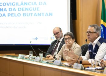 VEJA NOTA- Governo Federal suspende vacina contra dengue para investigar casos raros com sinais de alerta