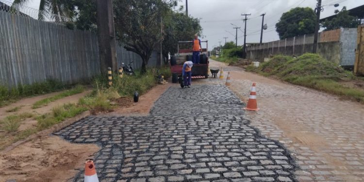 Seinfra executa serviços da Operação Tapa-Buraco em 48 bairros nesta segunda-feira