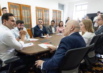 Governador Lucas Ribeiro recebe comitiva da Catalunha e amplia cooperação internacional em inovação e turismo