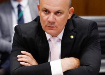 Líder da oposição chama ministro de “mentiroso” por documento sobre suposta ação militar dos EUA