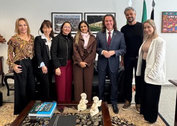 Veneziano recebe membros da Associação Paraibana de Doenças Raras e reafirma defesa das pautas da categoria