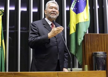 Mesa Diretora da Câmara declara a perda de mandato de dois deputados, Paulão, do PT, e Dayany, do União