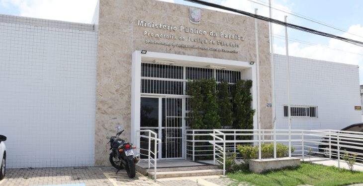 MPPB denuncia homem por importunação sexual e tentativa de roubo contra vítima, em praia de Cabedelo