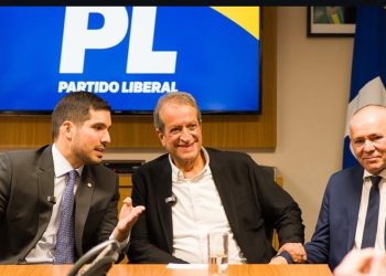 Deputado André Fernandes vence disputa interna e PL anuncia apoio a Ciro Gomes (PSDB) para Governo no Ceará contra o PT