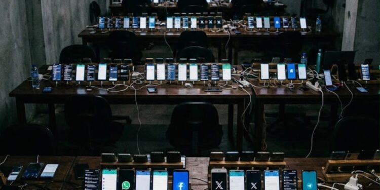 Justiça manda identificar quem está por trás de estrutura digital e quem pagou anúncios contra Veneziano