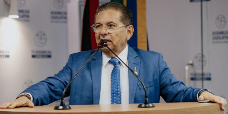 Bandidos encapuzados assaltam casa do presidente da AL, deputado Adriano Galdino nesta sexta-feira