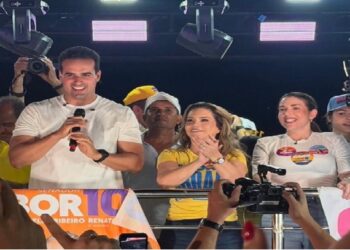 Ao lado da prefeita Karla, Lucas encerra Caravana “Daqui pra Melhor” com grande comício e multidão no Conde