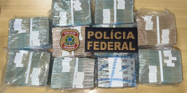 A nove dias das eleições Polícia Federal recebe denúncia anônima e apreende R$ 1 milhão com homem