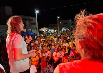 Veneziano participa de festa da vitória em Uiraúna e agradece a prefeita Leninha por apoio e por vídeo emocionante