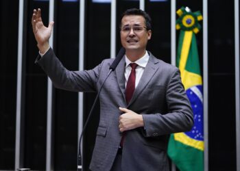 Decisão do presidente do TSE mantém candidatura de Deltan Dallagnol, 1º colocado nas pesquisas para senador no Paraná