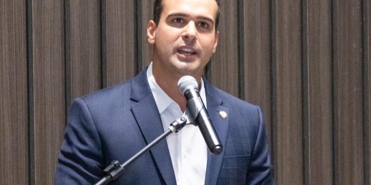 Lucas Ribeiro encaminha projeto de isenção do IPVA para motoristas de aplicativo, lei deve entrar em vigor já em janeiro