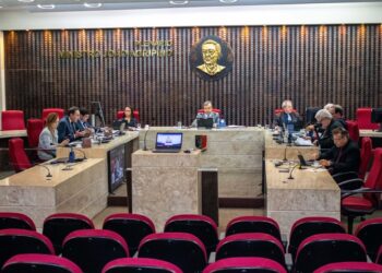 TCE reprova contas de prefeito que deixou de aplicar 70% do Fundeb no pagamento dos professores
