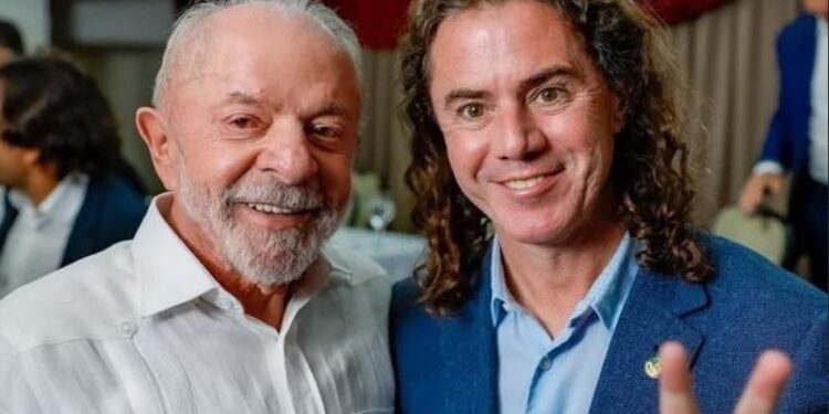 Dez diretórios do MDB, incluindo o da Paraíba, presidido por Veneziano, assinam nota de apoio à reeleição de Lula